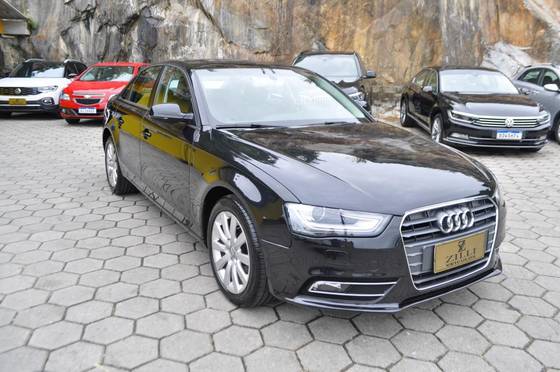 AUDI A4 2.0 TFSI AMBIENTE 183CV GASOLINA 4P MULTITRONIC AUDI A4 2.0 TFSI AMBIENTE 183CV GASOLINA 4P MULTITRONIC